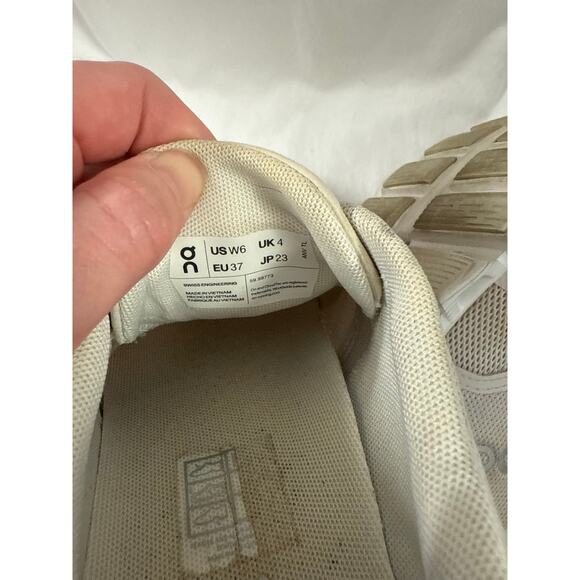 On Cloud 6 White Gray Lace Sneakers Sz 6/EU37 (as is) GS - Picture 8 of 8